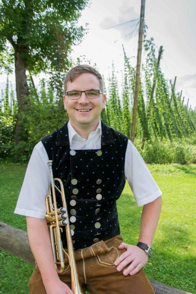 schließen Porträt-Foto von Hopf Julian